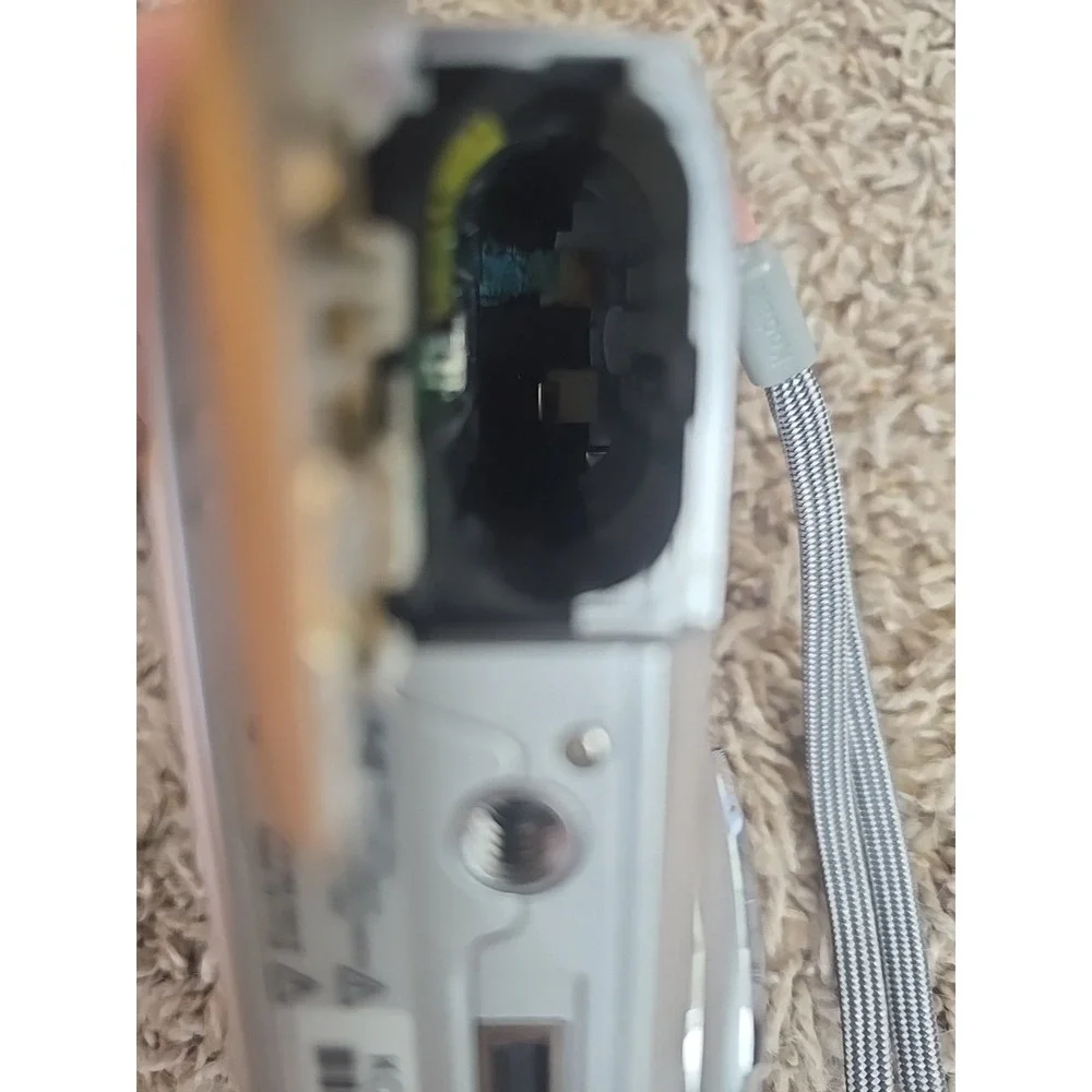 Kodak EasyShare DX6340 3.1MP Digital Camera Silver No Memory Card PARTS ONLY